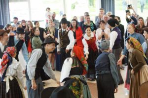 animation originale avec initiation danse folklorique portugaise par l'association portugaise de Tourcoing 17 km de Lille, 6km de la Belgique