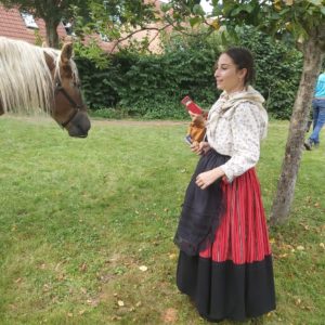 groupe folklorique portugais de l'association vivencias do minho de tourcoing en visite au musée de la vie rurale